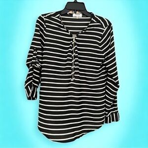 CALVIN KLEIN S Pullover V-Neck Top Roll-Tab Sleeves